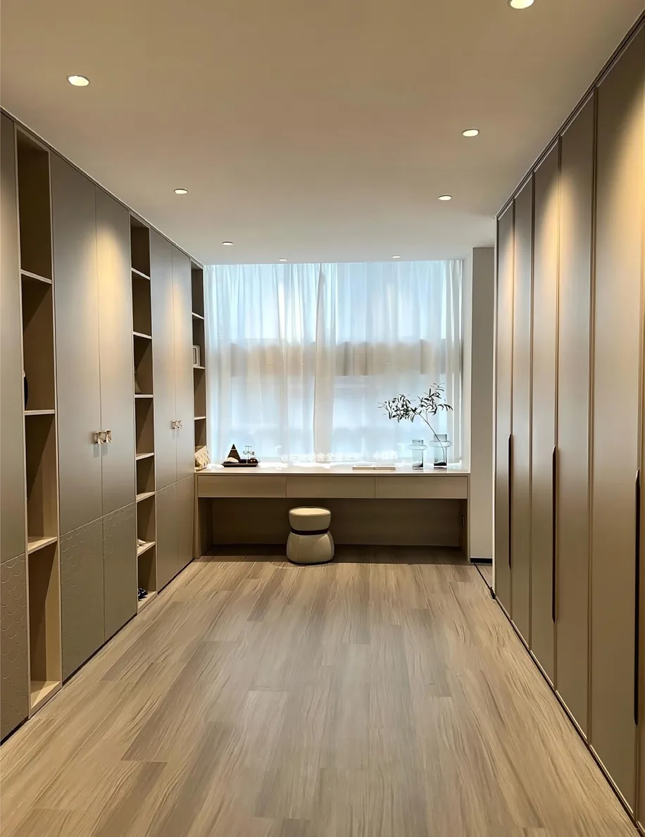 Sliding-door closet system with integrated LED lighting, Hawaii residence