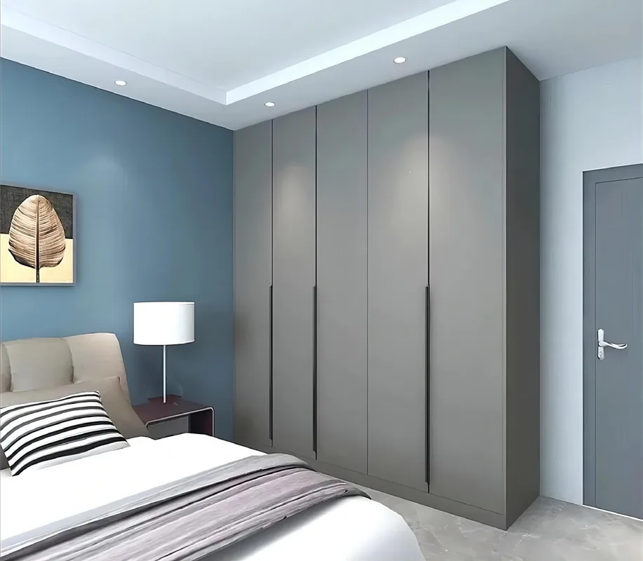 Custom walk-in closet with built-in shelving and drawers, Oahu showroom
